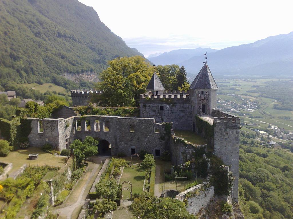 Maison De Savoie Saint-Pierre-dʼAlbigny Exteriör bild